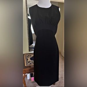 Diane von Furstenberg LBD in silk and jersey size 6.